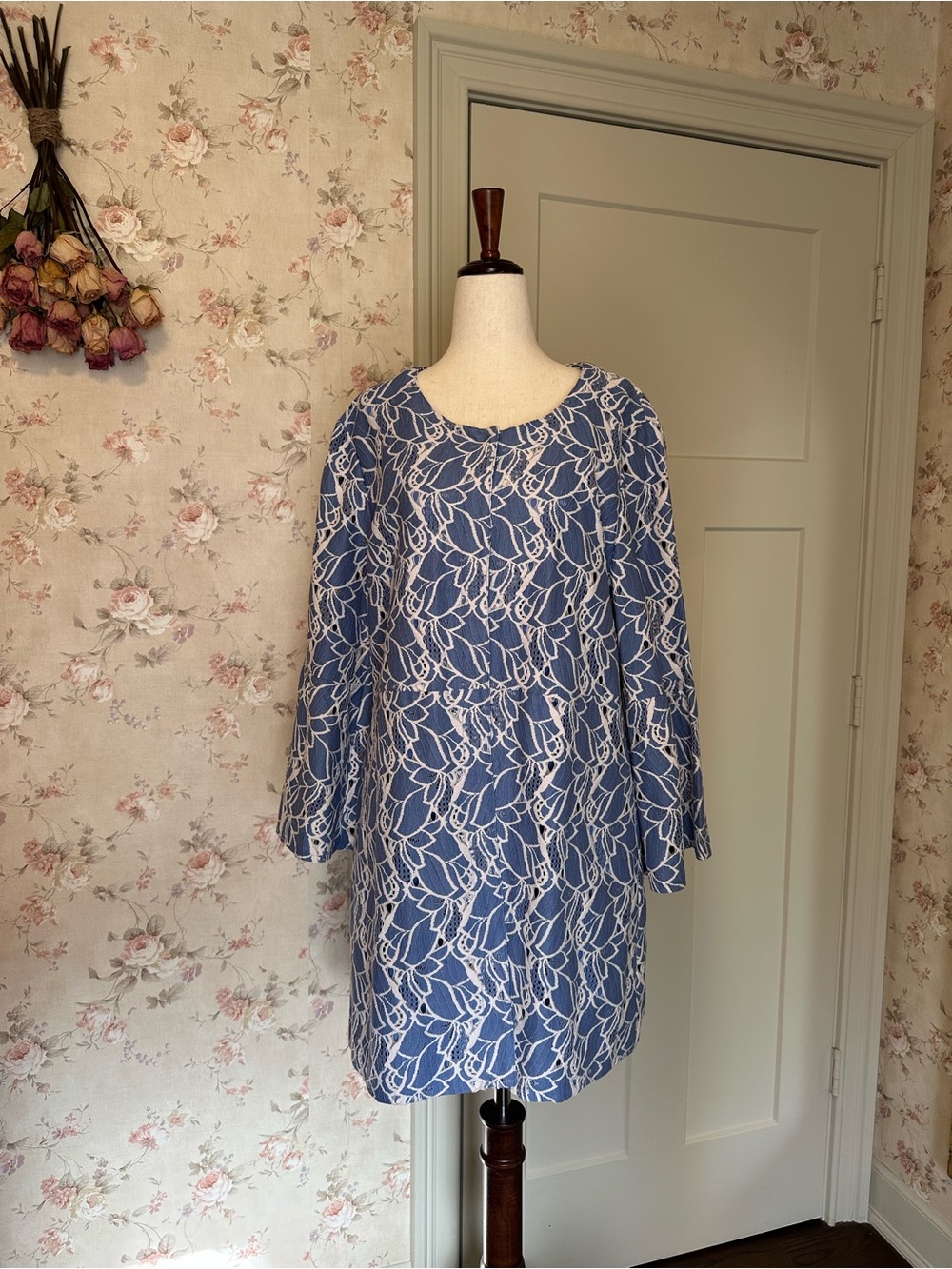 NWT Luii Blue Floral Lace Bell Sleeve L Jacket Large Wedding Timeless Chic - Picture 4 of 14
